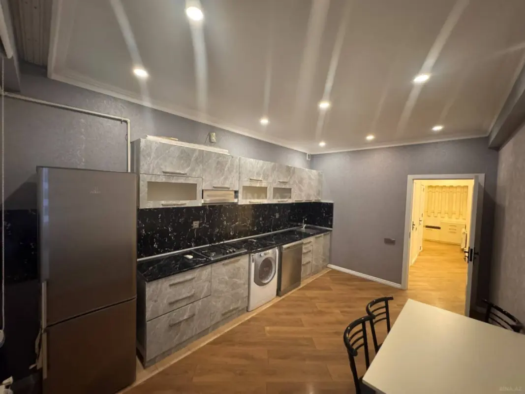 Kirayə verilir 3 otaqlı mənzil 150 m²