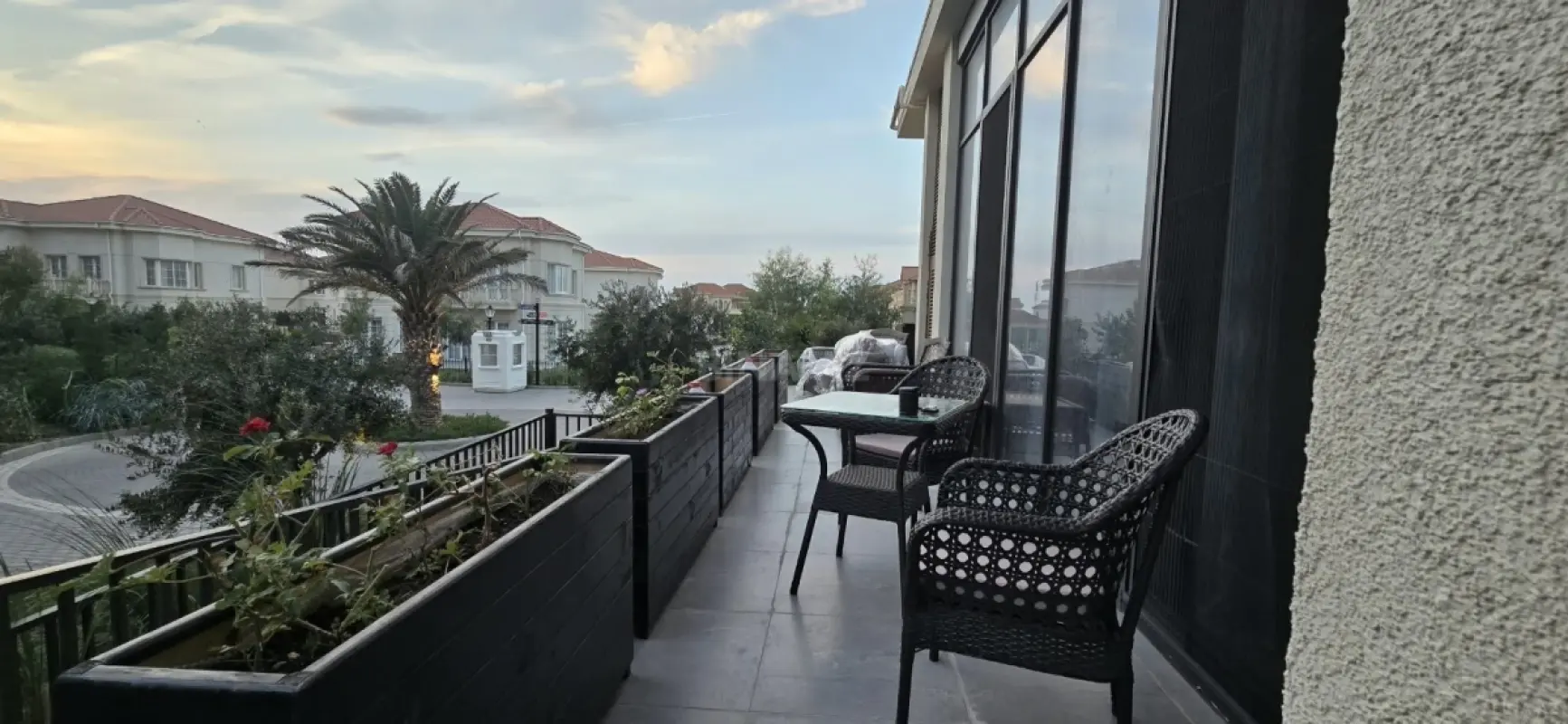 Kirayə verilir 2 otaqlı mənzil 90 m²