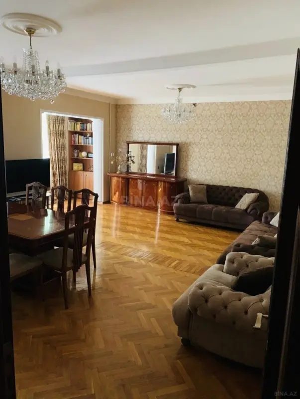 Satılır 5 otaqlı mənzil 120 m²