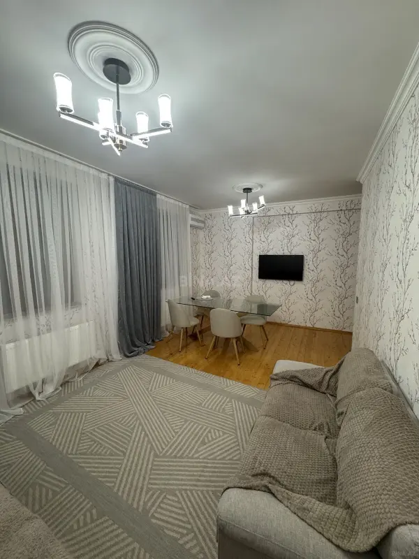 Kirayə verilir 4 otaqlı mənzil 110 m²