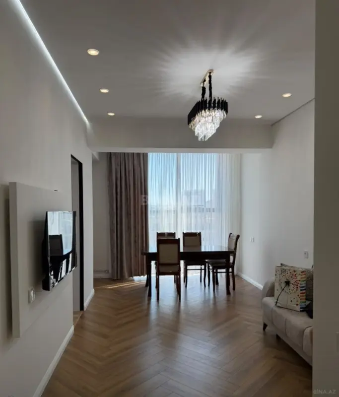 Kirayə verilir 2 otaqlı mənzil 85 m²
