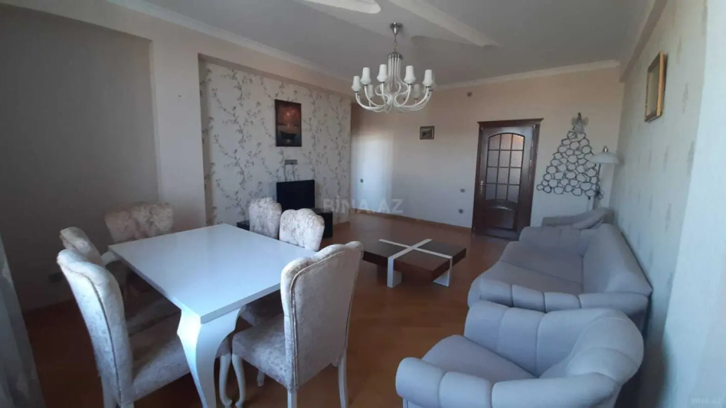 Kirayə verilir 2 otaqlı mənzil 98 m²