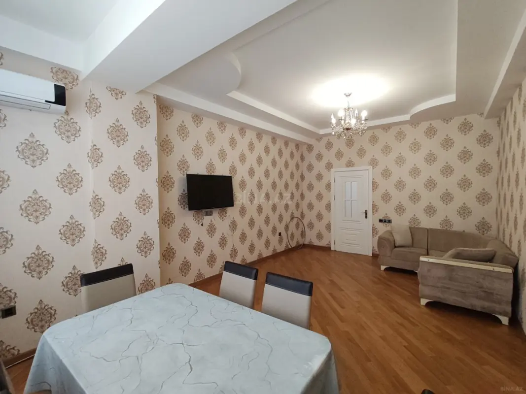 Kirayə verilir 3 otaqlı mənzil 119 m²