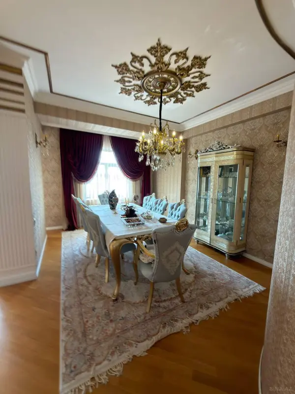 Satılır 4 otaqlı mənzil 350 m²