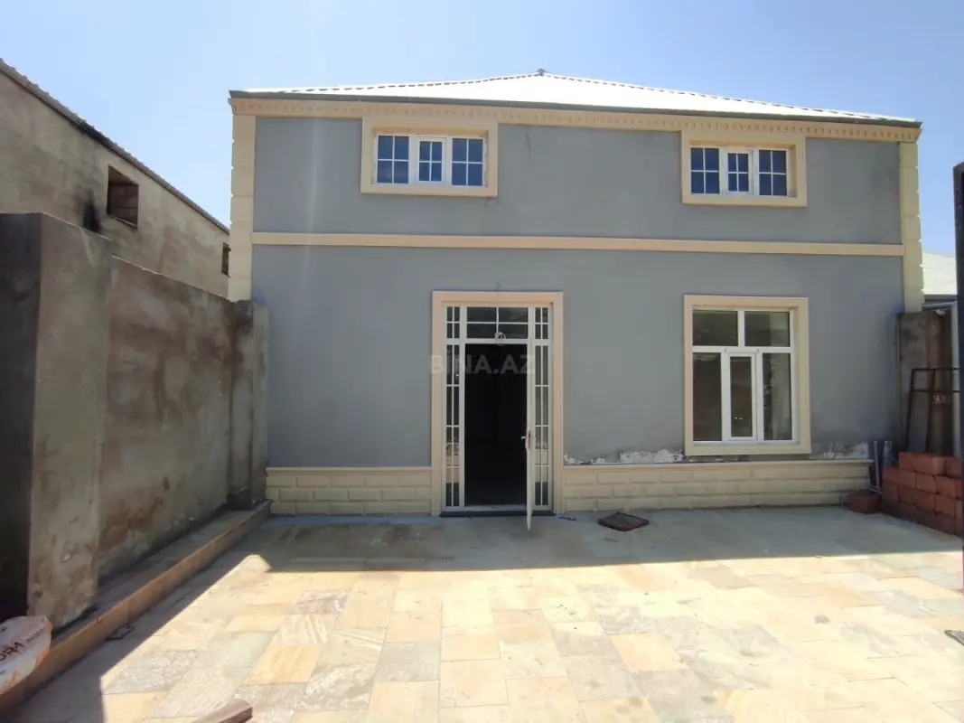 Satılır 5 otaqlı həyət evi 220 m²