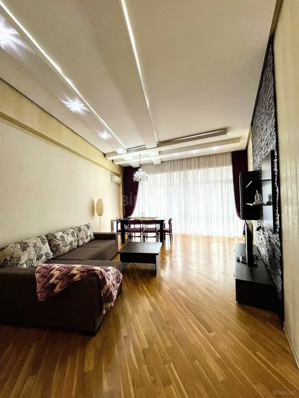 Satılır 3 otaqlı mənzil 125 m²