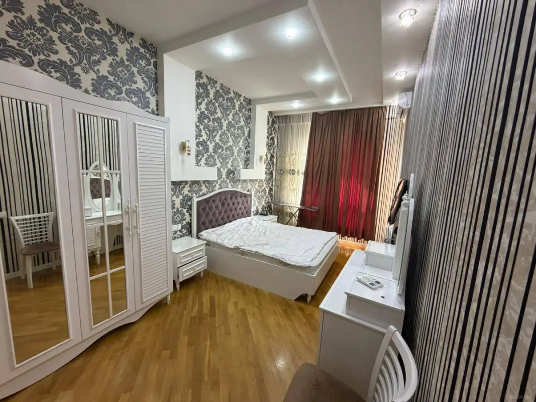 Kirayə verilir 2 otaqlı mənzil 97 m²