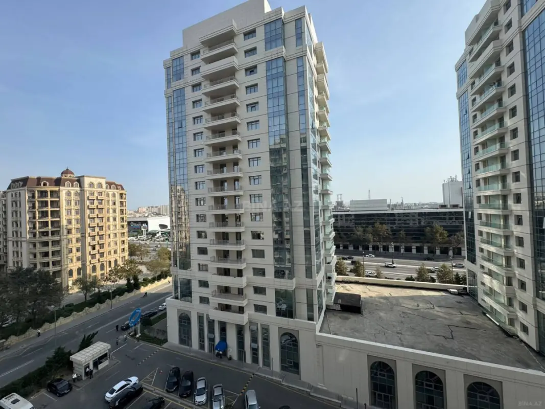 Satılır 3 otaqlı mənzil 170 m²