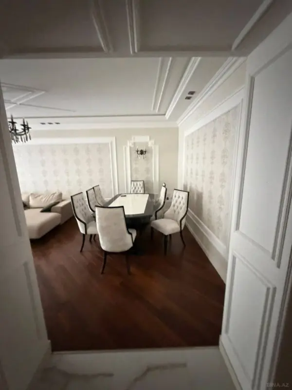 Kirayə verilir 2 otaqlı mənzil 106 m²