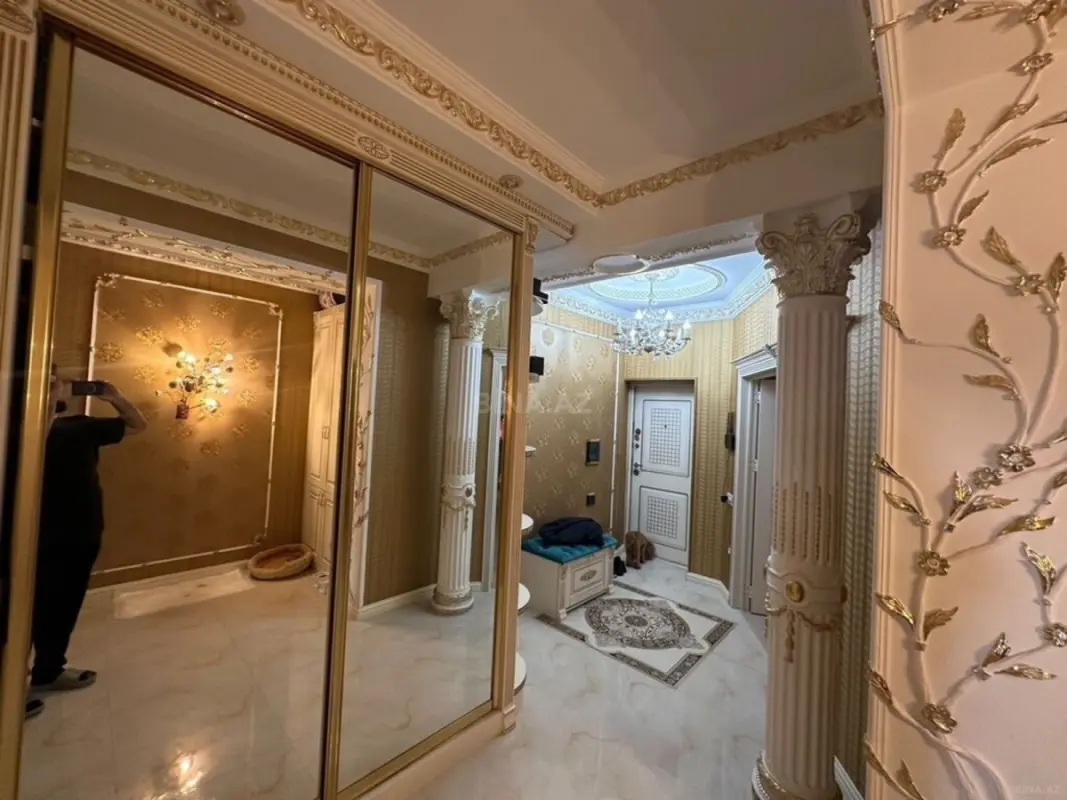 Satılır 3 otaqlı mənzil 128 m²