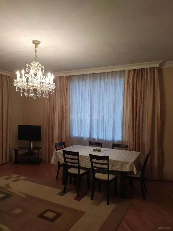 Kirayə verilir 2 otaqlı mənzil 90 m²