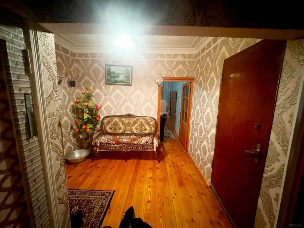 Satılır 4 otaqlı mənzil 90 m²