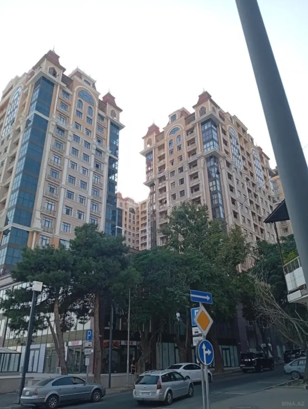 Satılır 3 otaqlı mənzil 114 m²