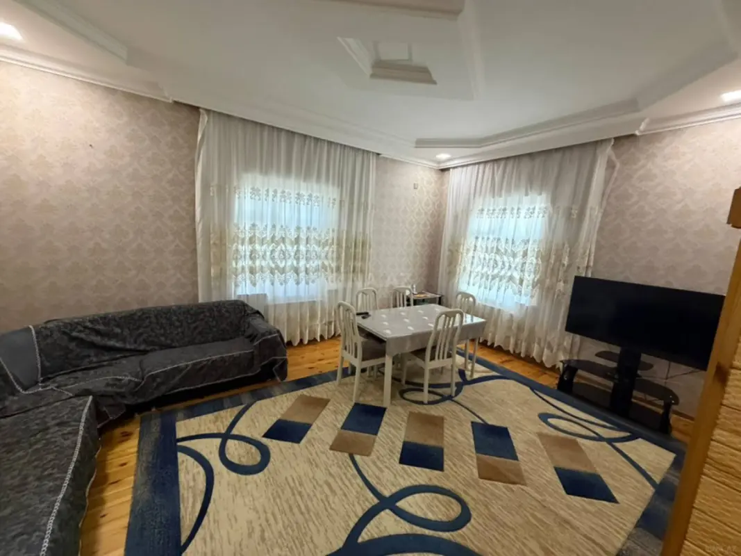 Satılır 5 otaqlı həyət evi 225 m²