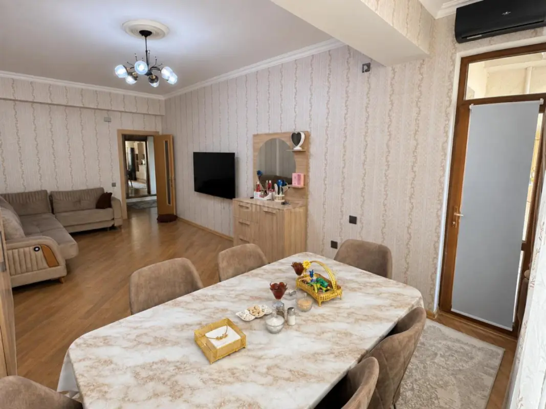 Satılır 1 otaqlı mənzil 65 m²