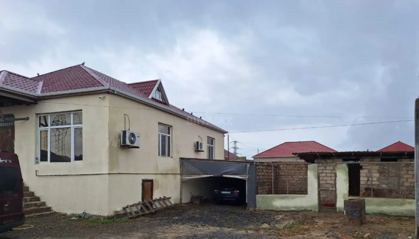 Satılır 4 otaqlı həyət evi 132 m²