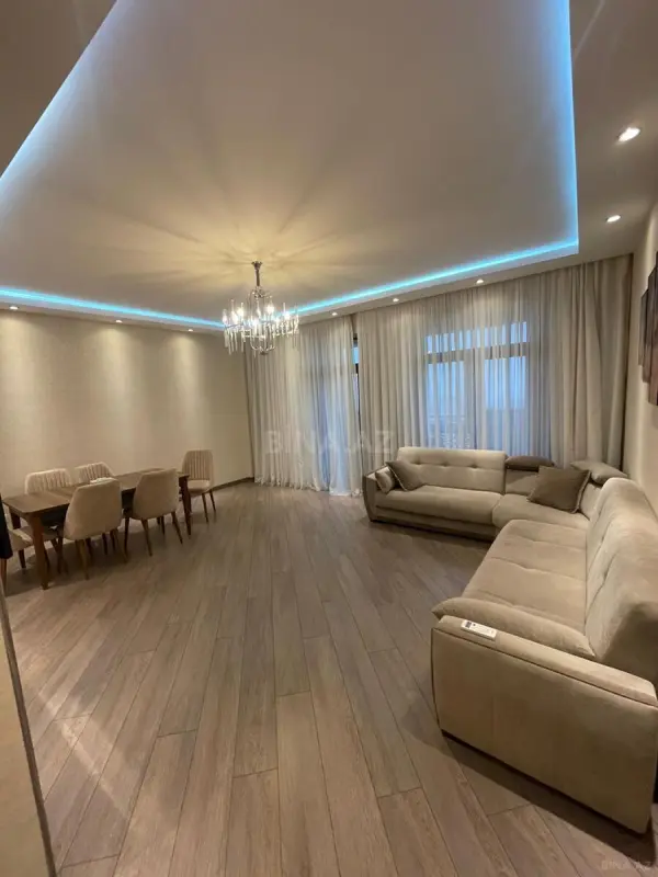 Kirayə verilir 2 otaqlı mənzil 100 m²