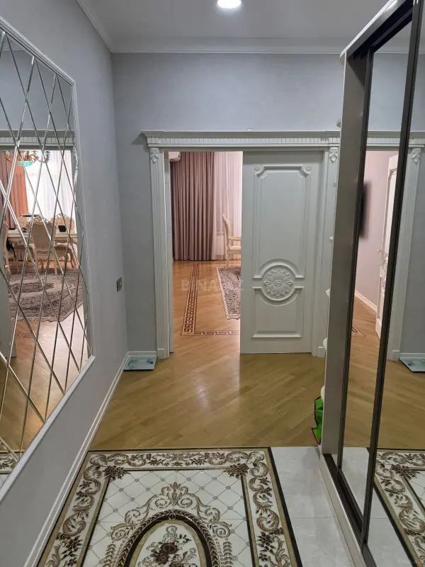 Satılır 3 otaqlı mənzil 130 m²