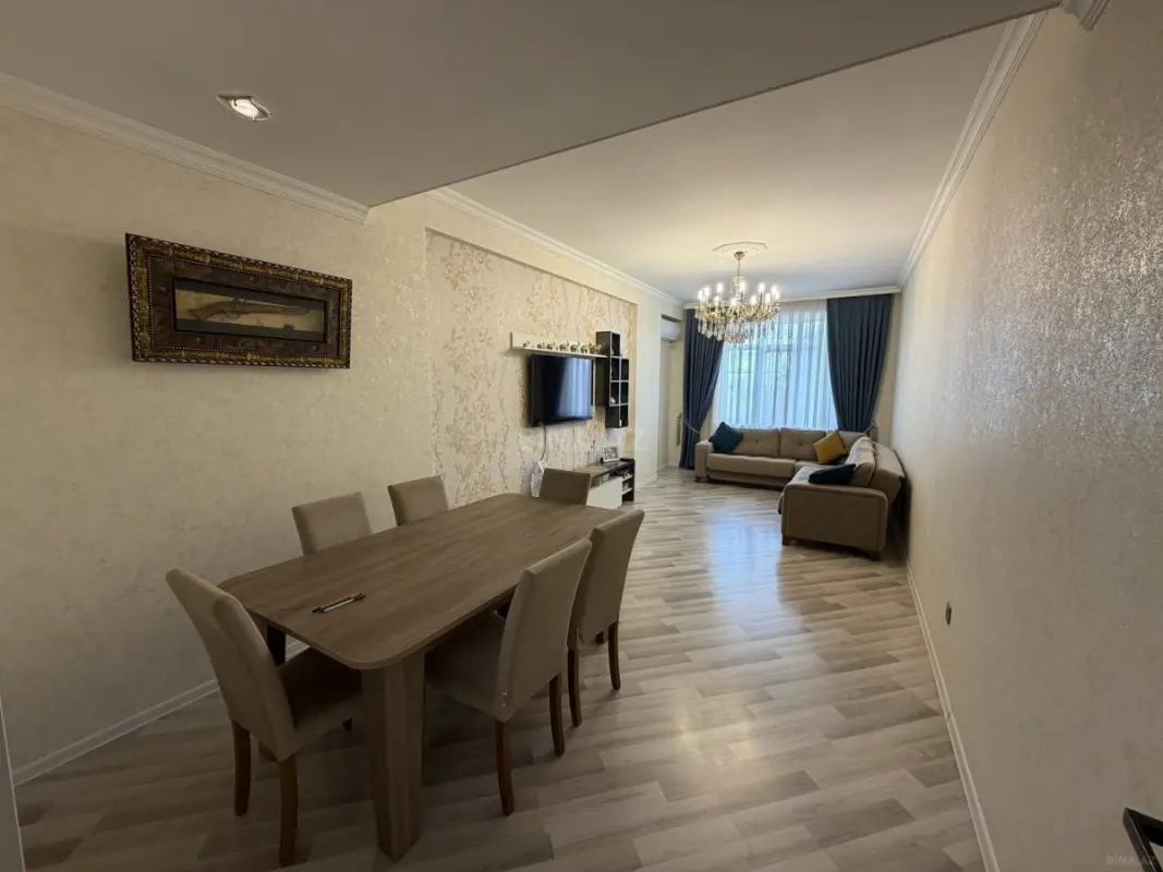 Satılır 3 otaqlı mənzil 135 m²