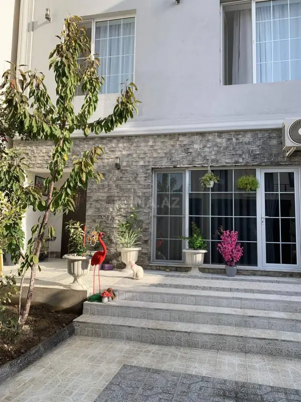 Satılır 5 otaqlı həyət evi 200 m²