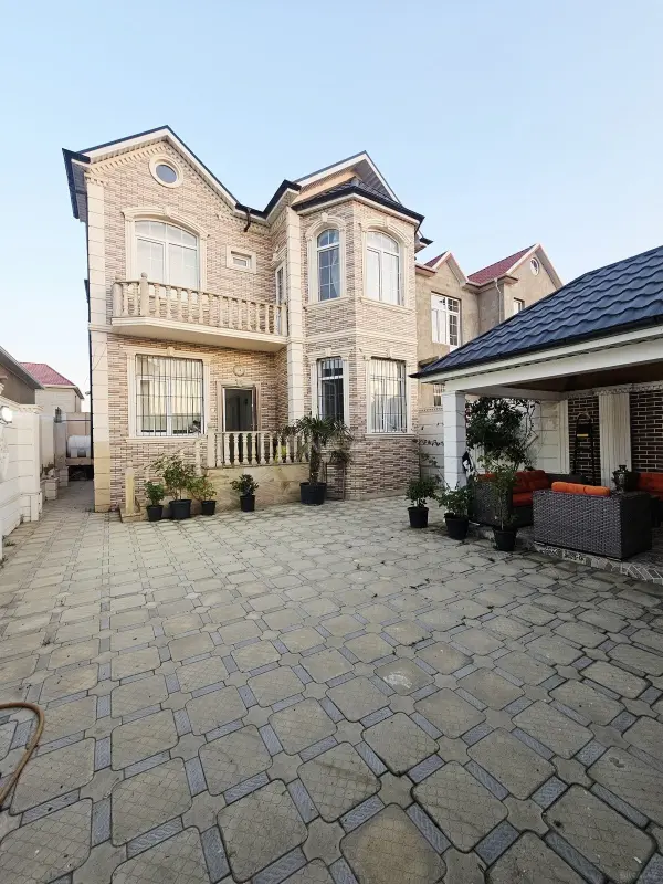 Satılır 4 otaqlı həyət evi 220 m²