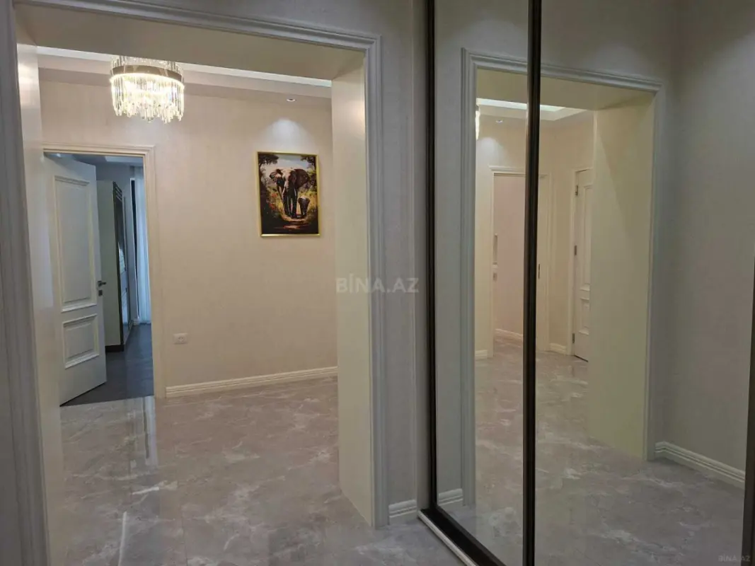 Satılır 2 otaqlı mənzil 106 m²