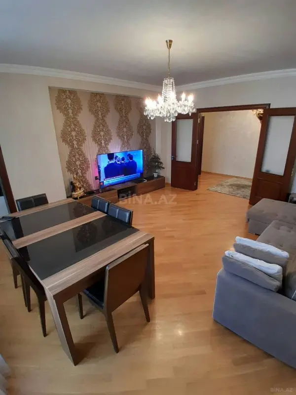 Satılır 3 otaqlı mənzil 105 m²