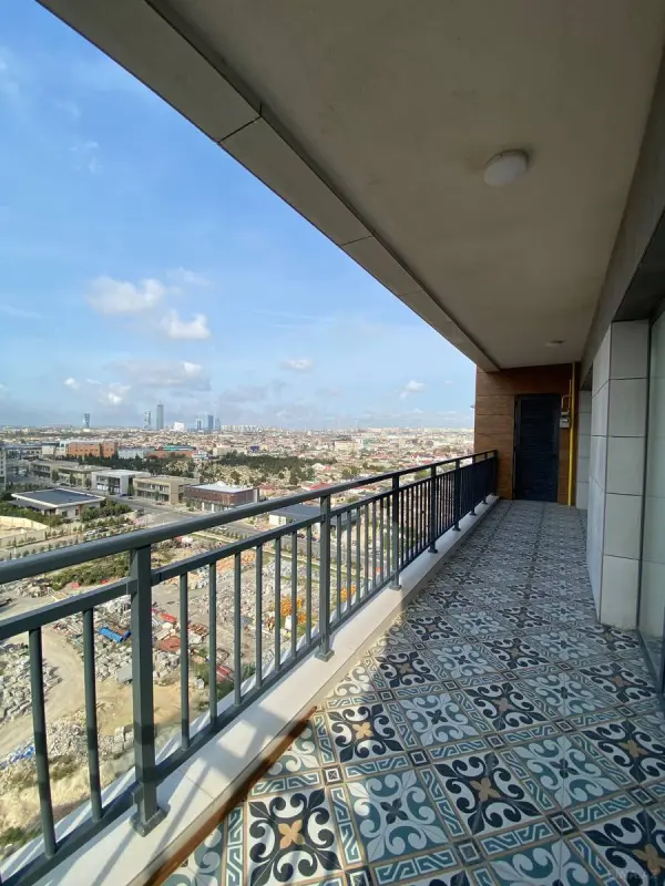 Satılır 3 otaqlı mənzil 163 m²