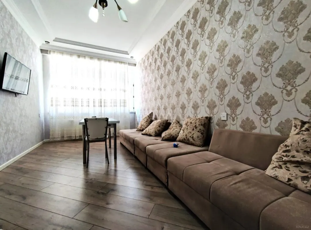 Kirayə verilir 2 otaqlı mənzil 75 m²