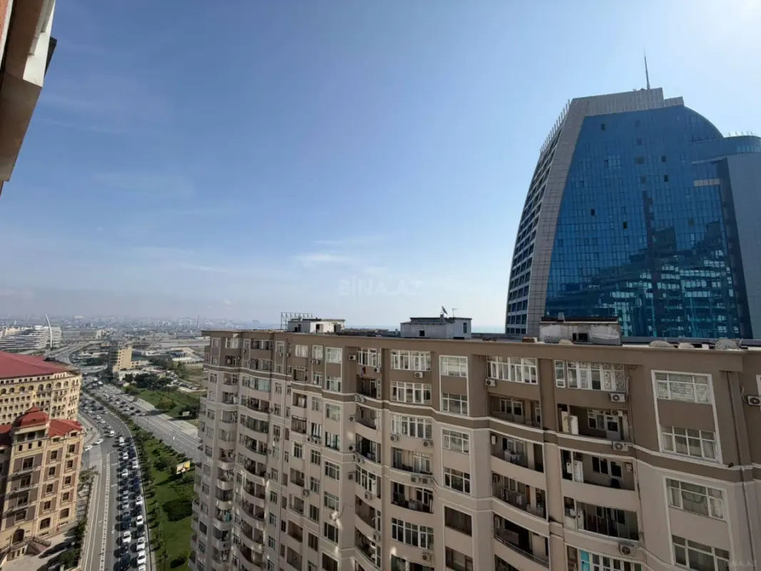 Satılır 3 otaqlı mənzil 140 m²