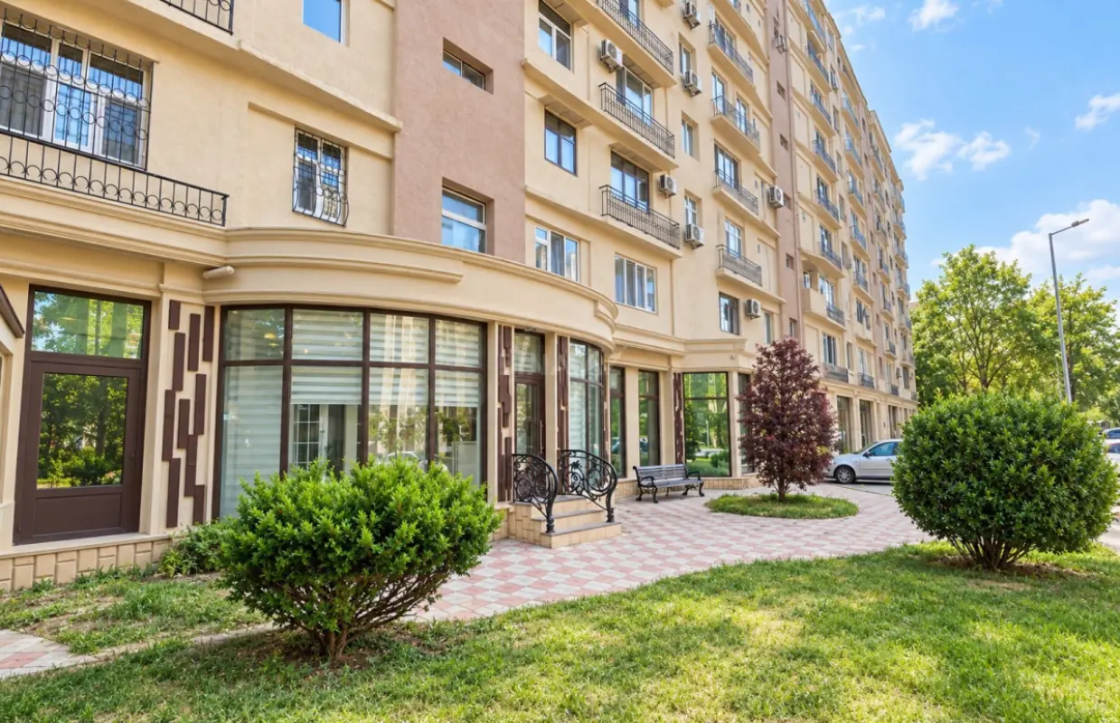 Satılır obyekt 220 m²