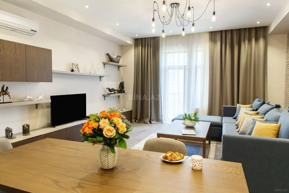 Kirayə verilir 2 otaqlı mənzil 100 m²
