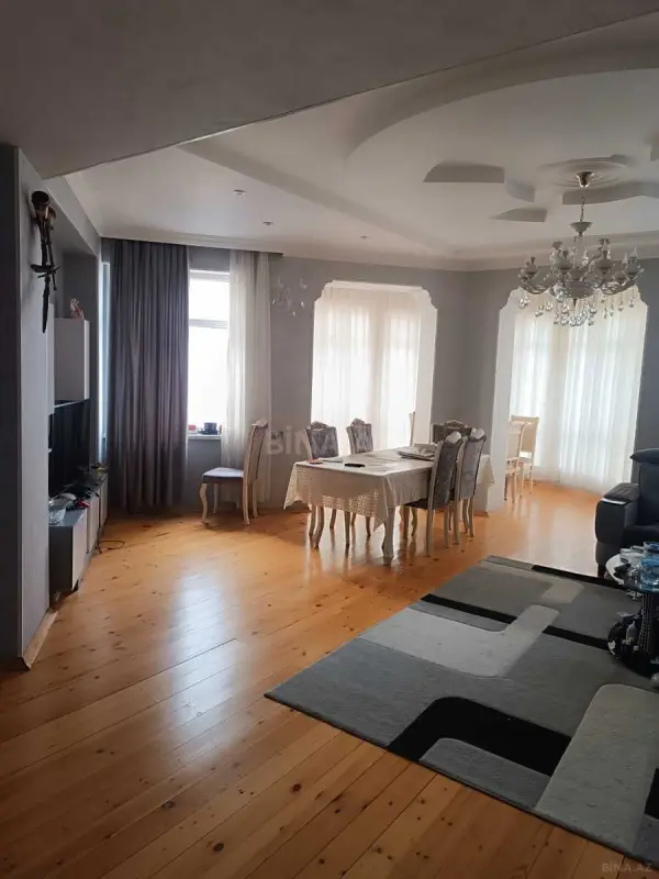 Satılır 3 otaqlı mənzil 98 m²