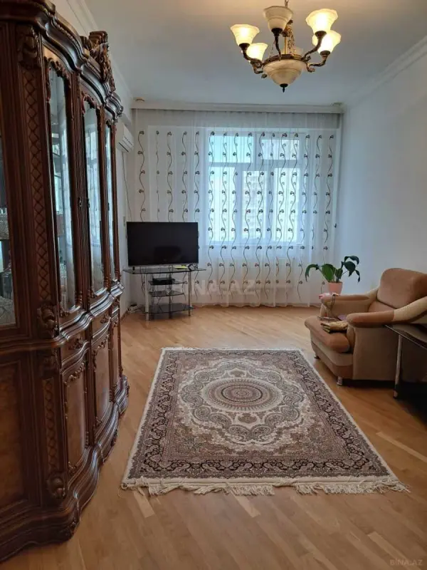 Satılır 3 otaqlı mənzil 114 m²