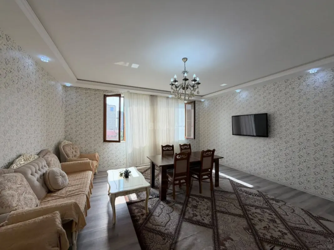 Satılır 3 otaqlı mənzil 115 m²