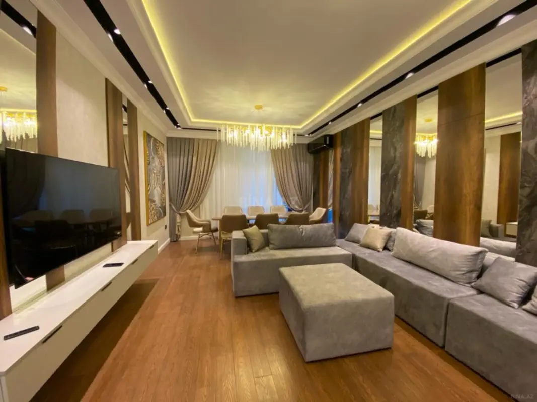 Kirayə verilir 2 otaqlı mənzil 105 m²