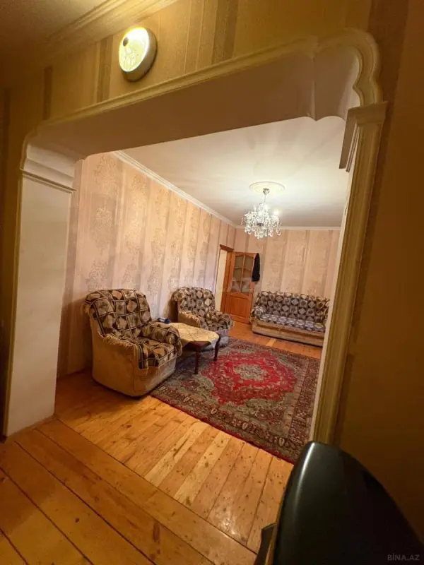 Kirayə verilir 2 otaqlı mənzil 90 m²
