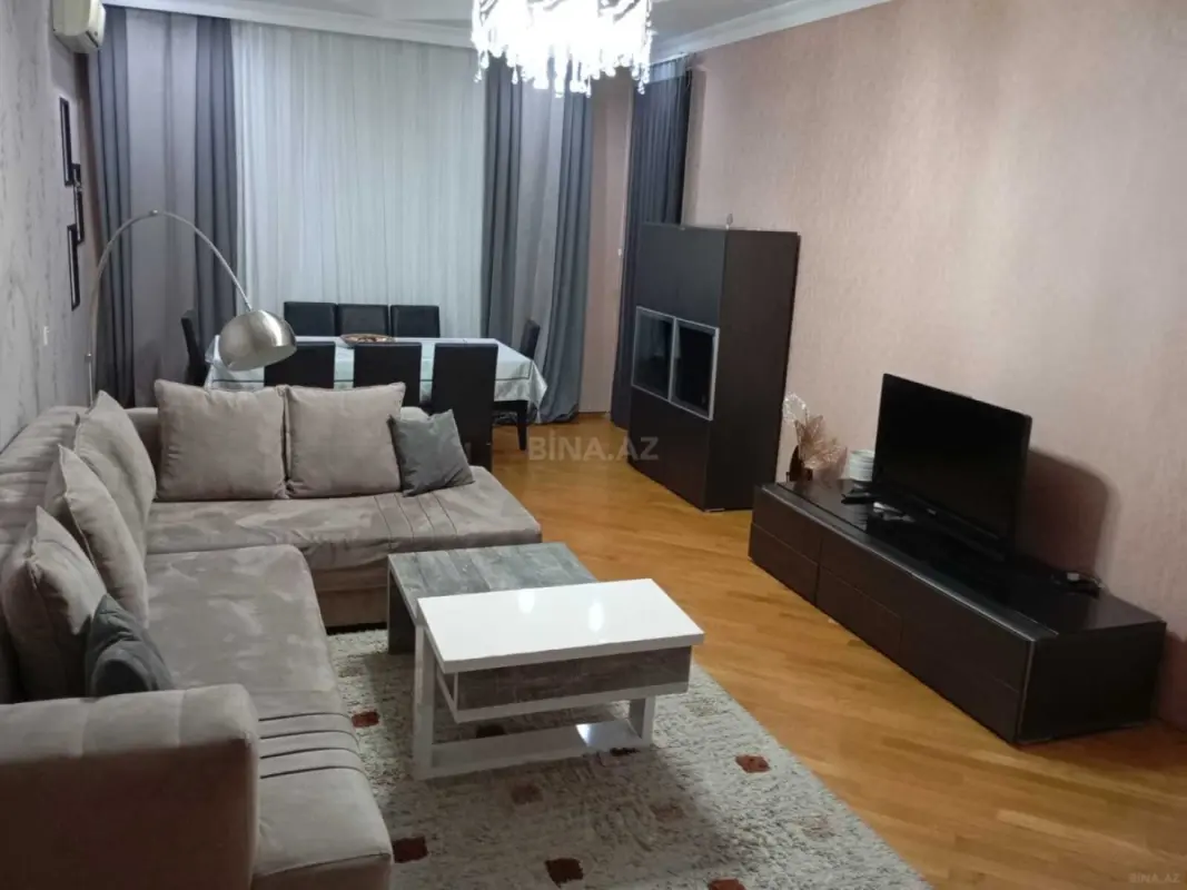 Kirayə verilir 3 otaqlı mənzil 162 m²