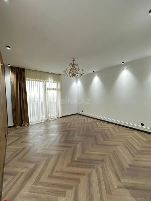 Satılır 3 otaqlı mənzil 115 m²