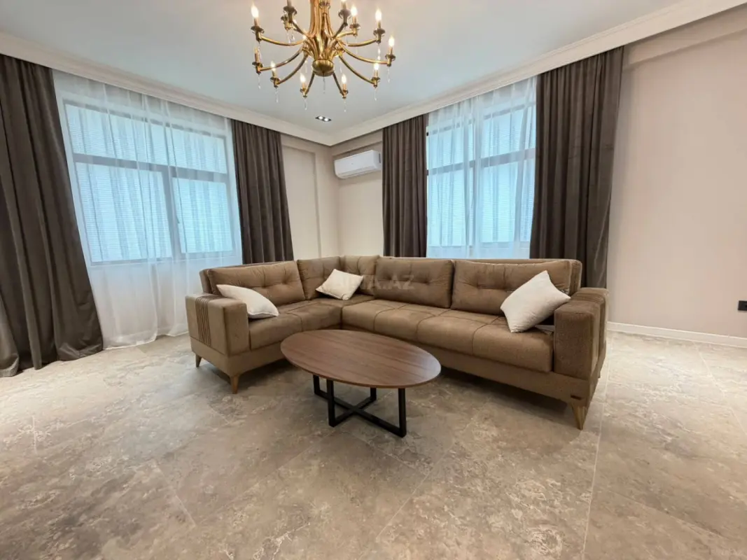 Kirayə verilir 3 otaqlı mənzil 150 m²