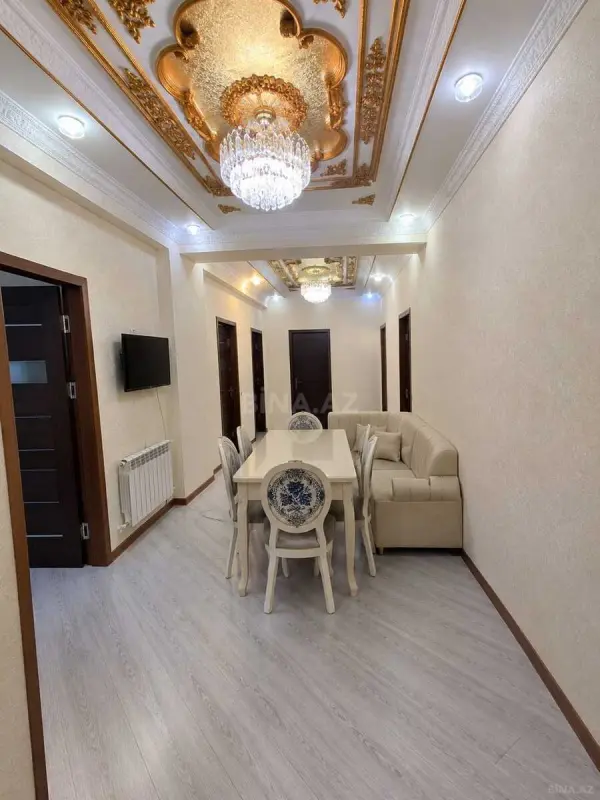Satılır 3 otaqlı mənzil 125 m²