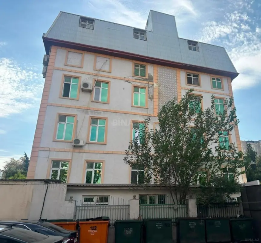 Satılır obyekt 705 m²