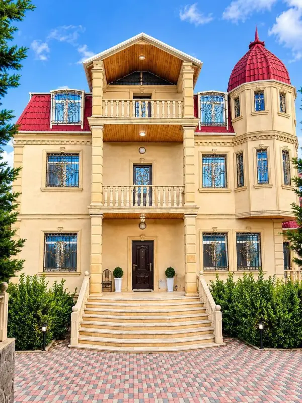 Satılır 12 otaqlı həyət evi 420 m²