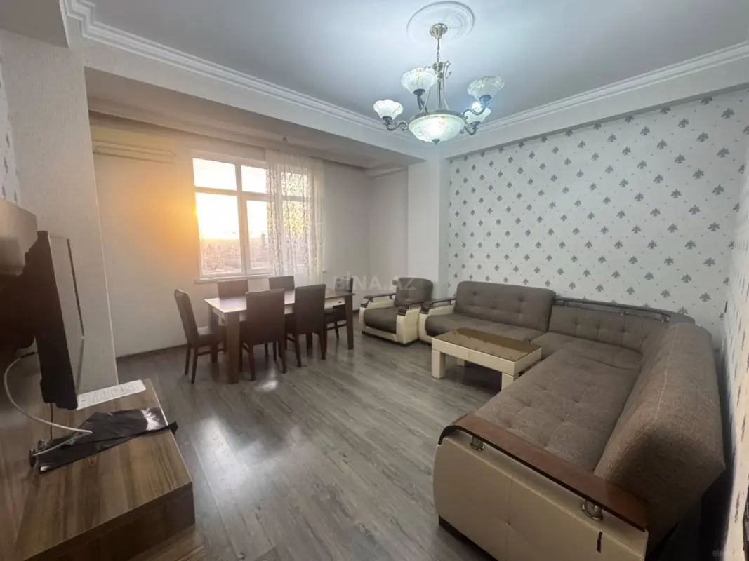 Kirayə verilir 2 otaqlı mənzil 80 m²