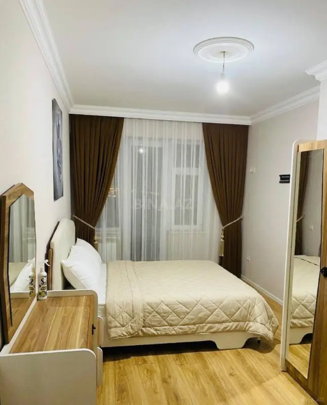 Kirayə verilir 2 otaqlı mənzil 70 m²