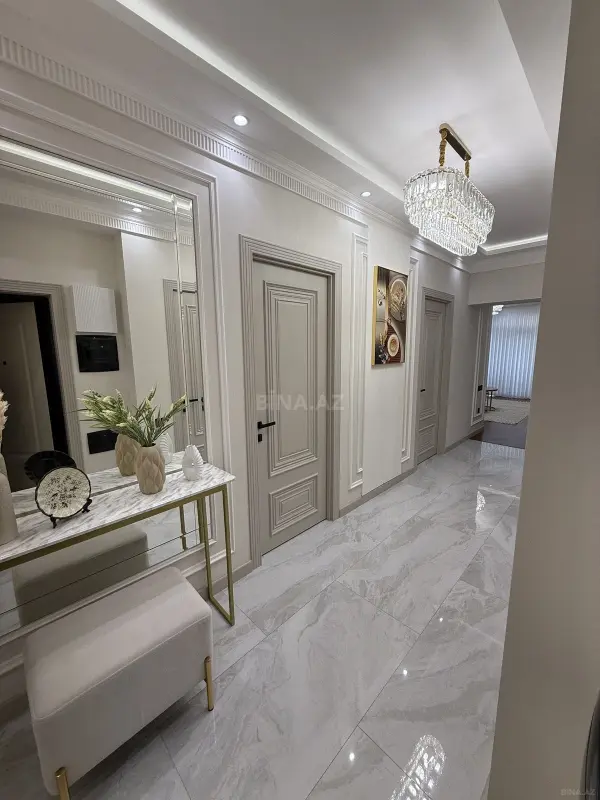 Satılır 3 otaqlı mənzil 114 m²