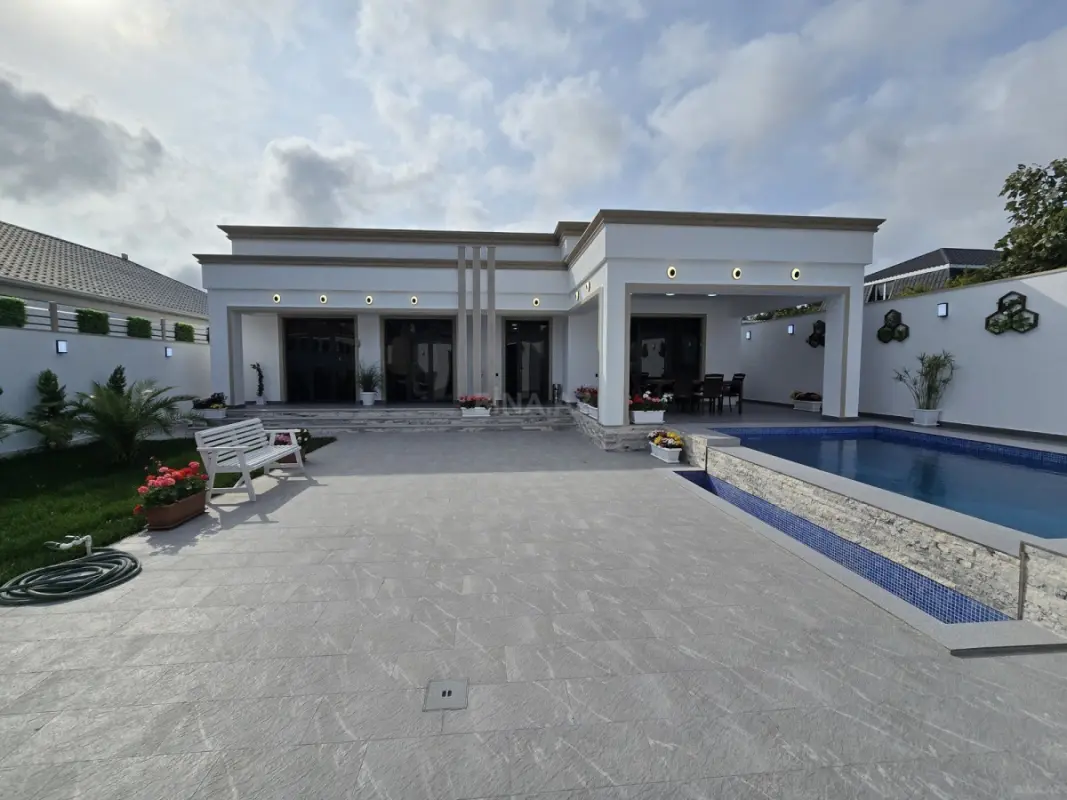 Satılır 4 otaqlı həyət evi 180 m²