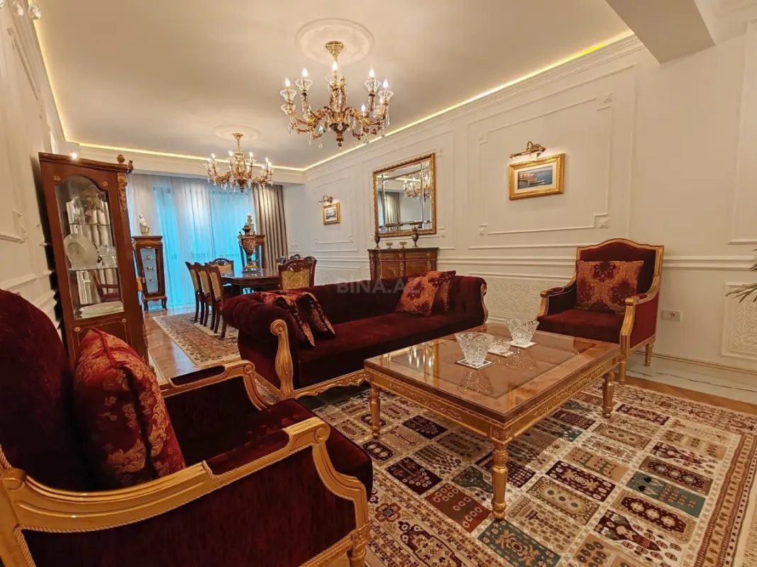 Kirayə verilir 4 otaqlı mənzil 195 m²