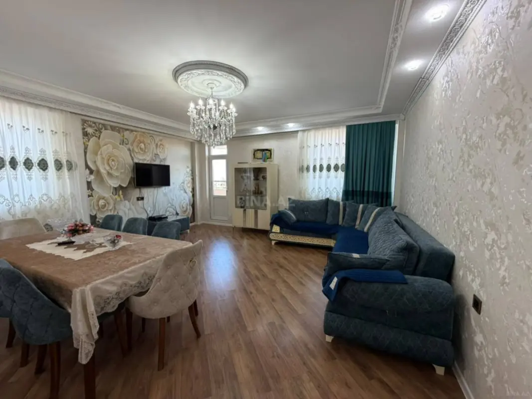 Satılır 4 otaqlı mənzil 139 m²