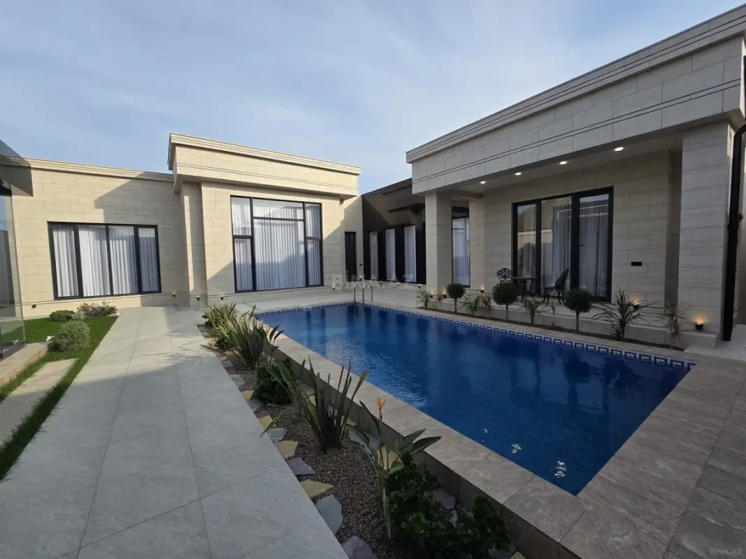 Satılır 5 otaqlı həyət evi 250 m²